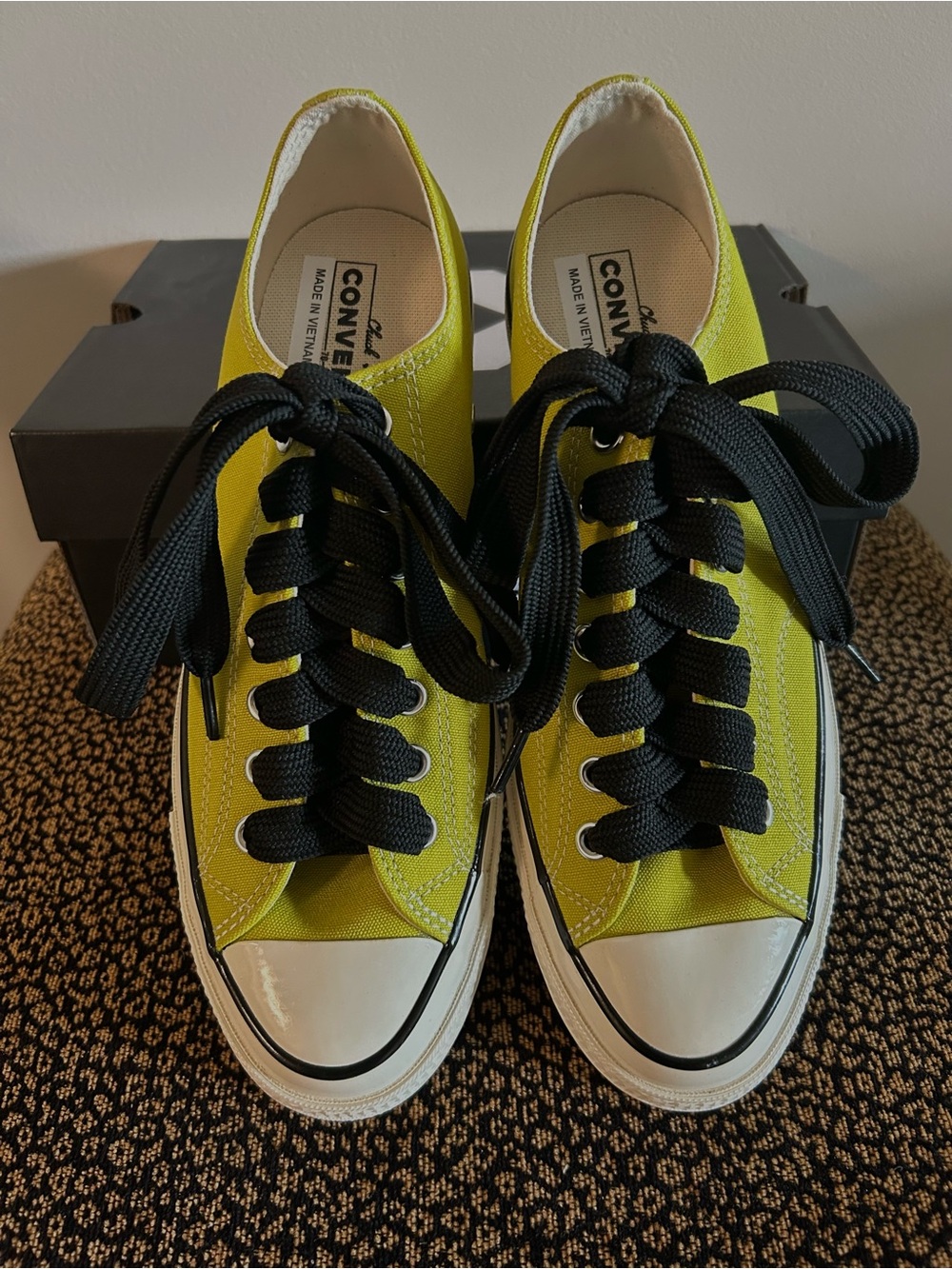 NEW Converse Chuck 70 Low Top in Avocado with Bonus Chunky Black Laces